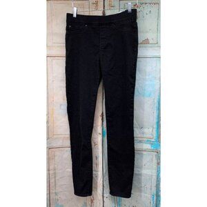 Womans 8L  29x32 Signature Levi Strauss Totally Shaping Pull-On Skinny Black Den